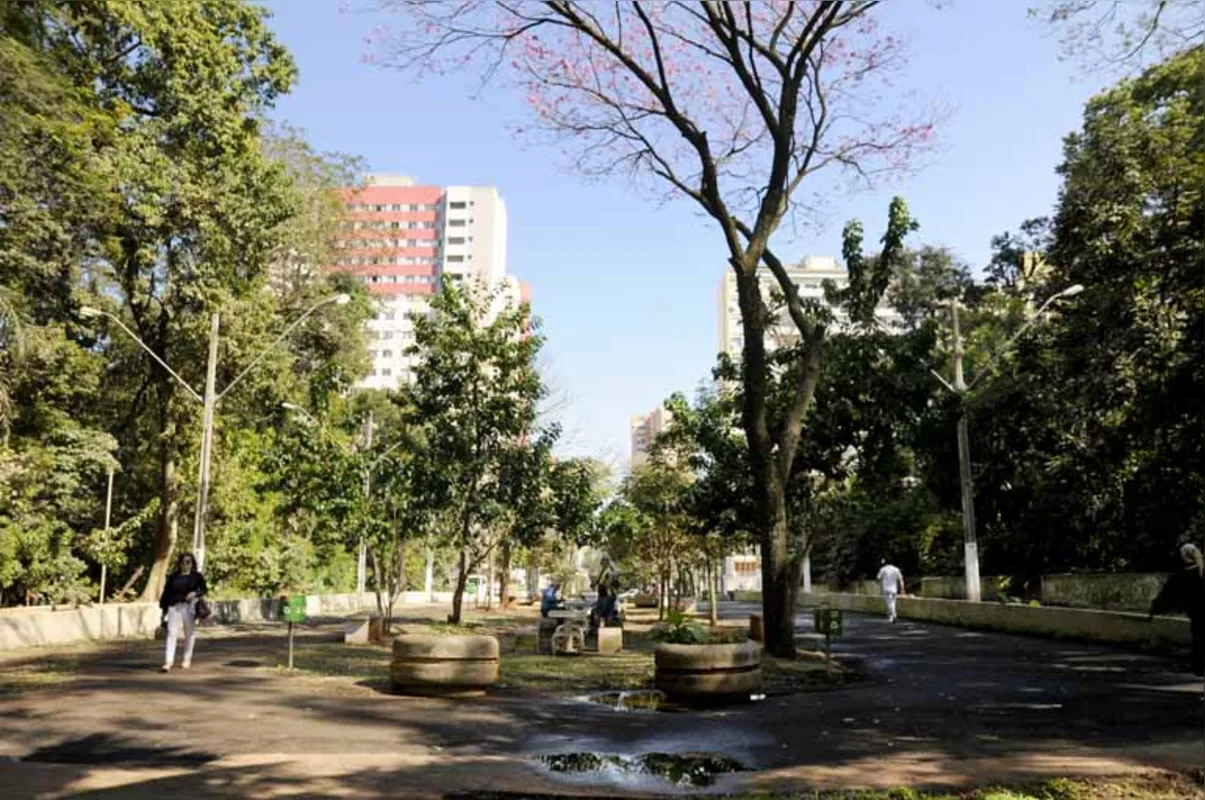 Melhorias no espaço localizado no centro de Londrina foram reivindicadas pelos moradores