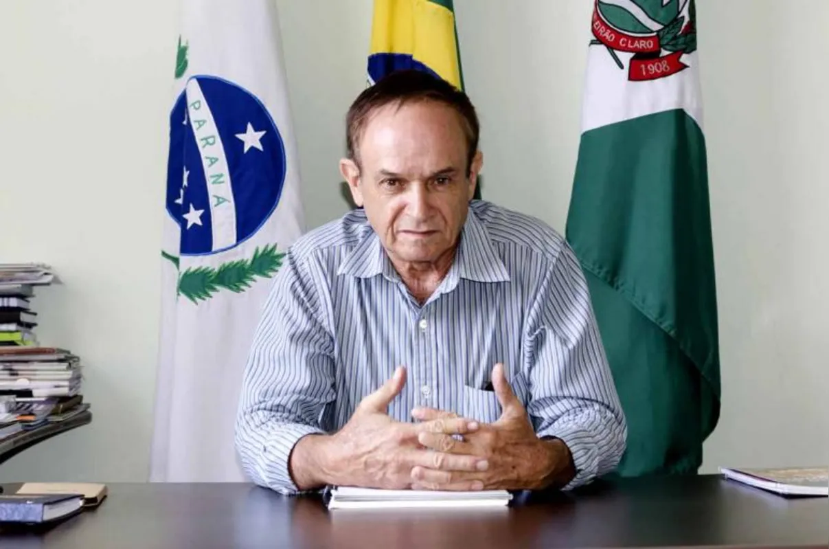 A assessoria de Geraldo Maurício Araújo informou que o processo está em grau de recurso junto ao TCE-PR