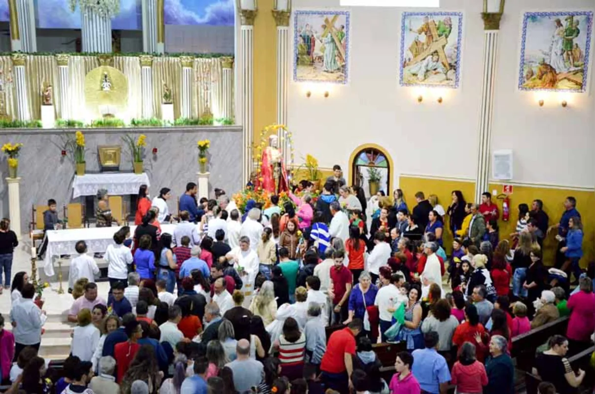 Durante dez dias, milhares de fiéis participam das celebrações ao padroeiro de Siqueira Campos, no Santuário  do Senhor Bom Jesus da Cana Verde