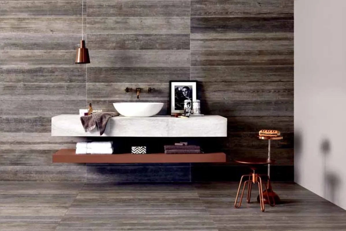 A cópia da madeira é um dos materiais mais utilizados quando a ideia é igualar piso e parede