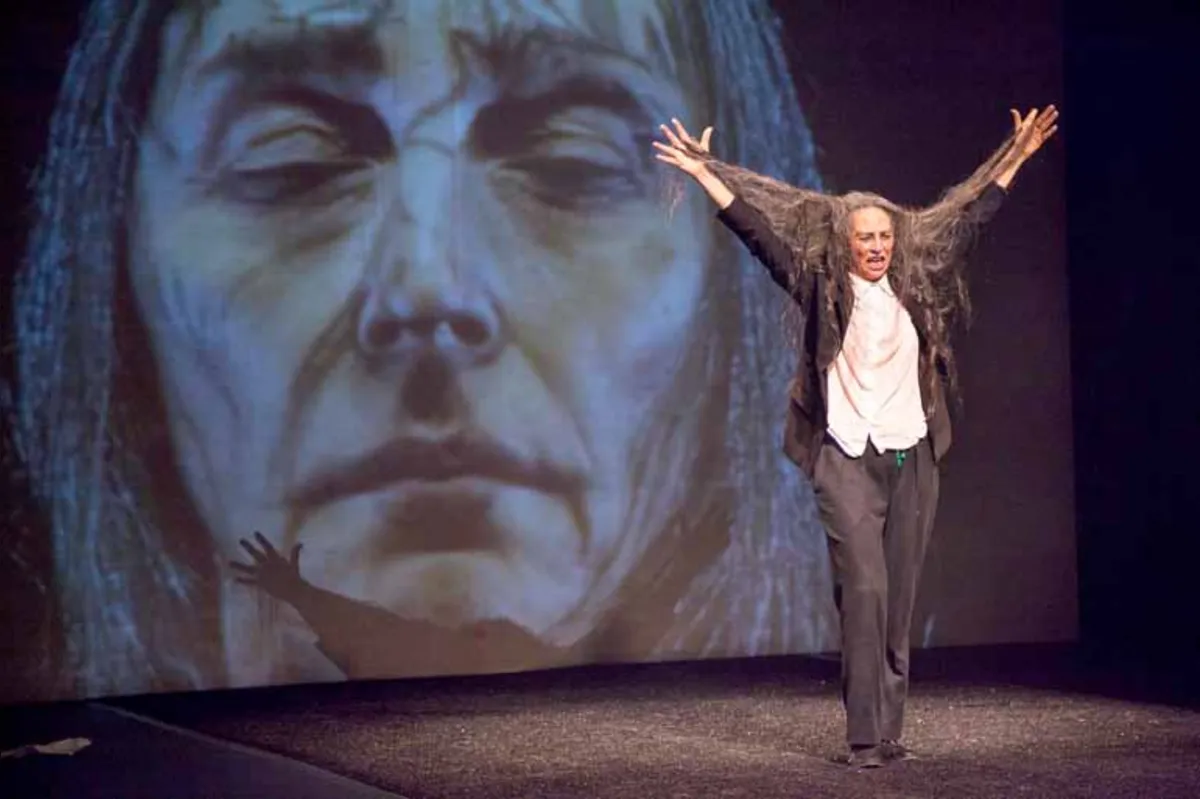 Maura Baiocchi em Artaud, Le Mômo: espetáculo aborda os conflitos sociopolíticos e culturais de Antonin Artaud