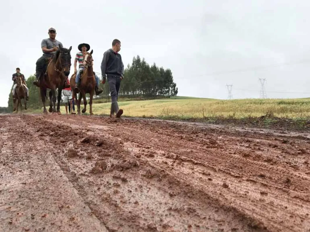 Estrada de Irerê: nos dias chuvosos é possível passar somente a pé ou a cavalo