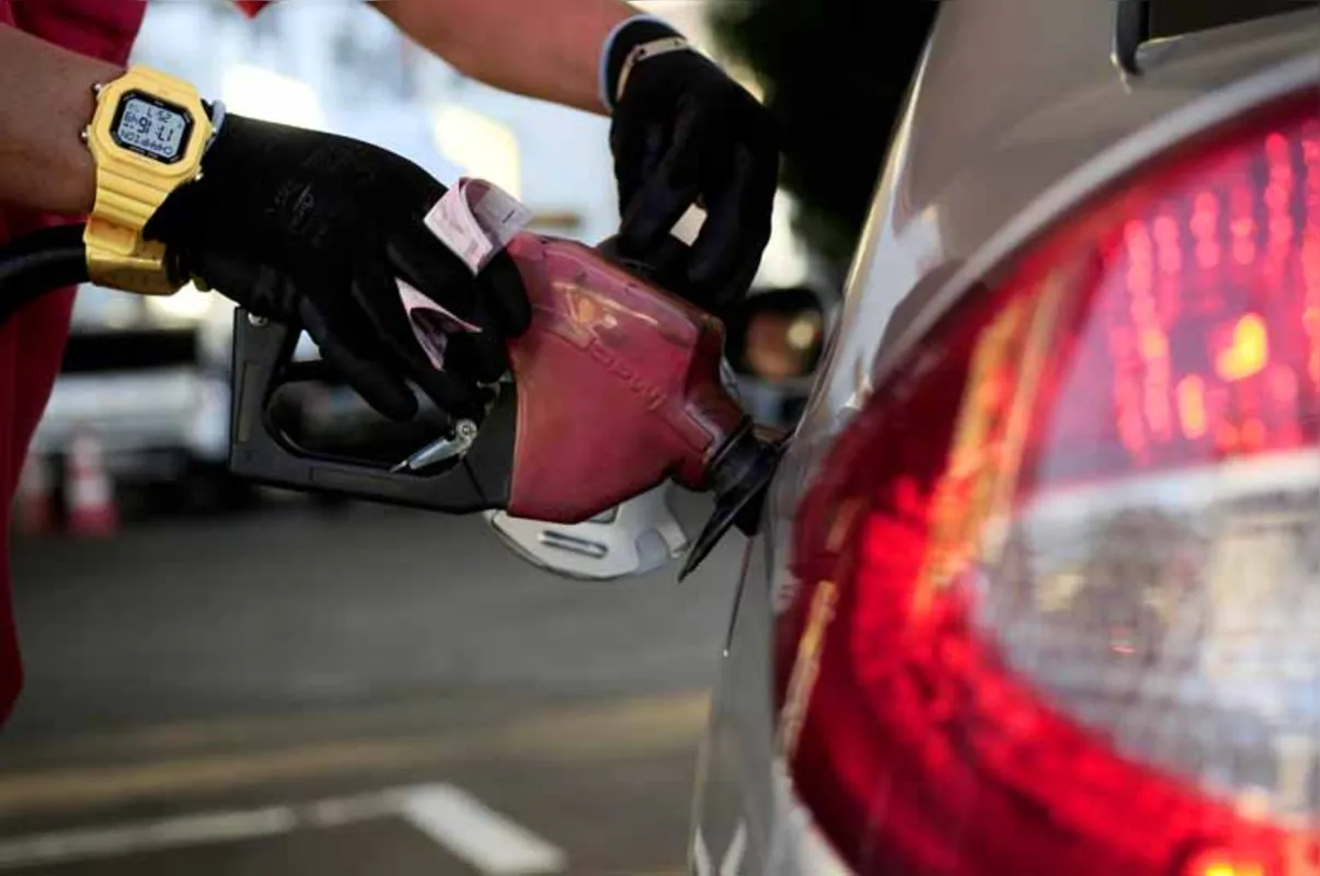 A alíquota subiu de R$ 0,3816 para R$ 0,7925 para o litro da gasolina