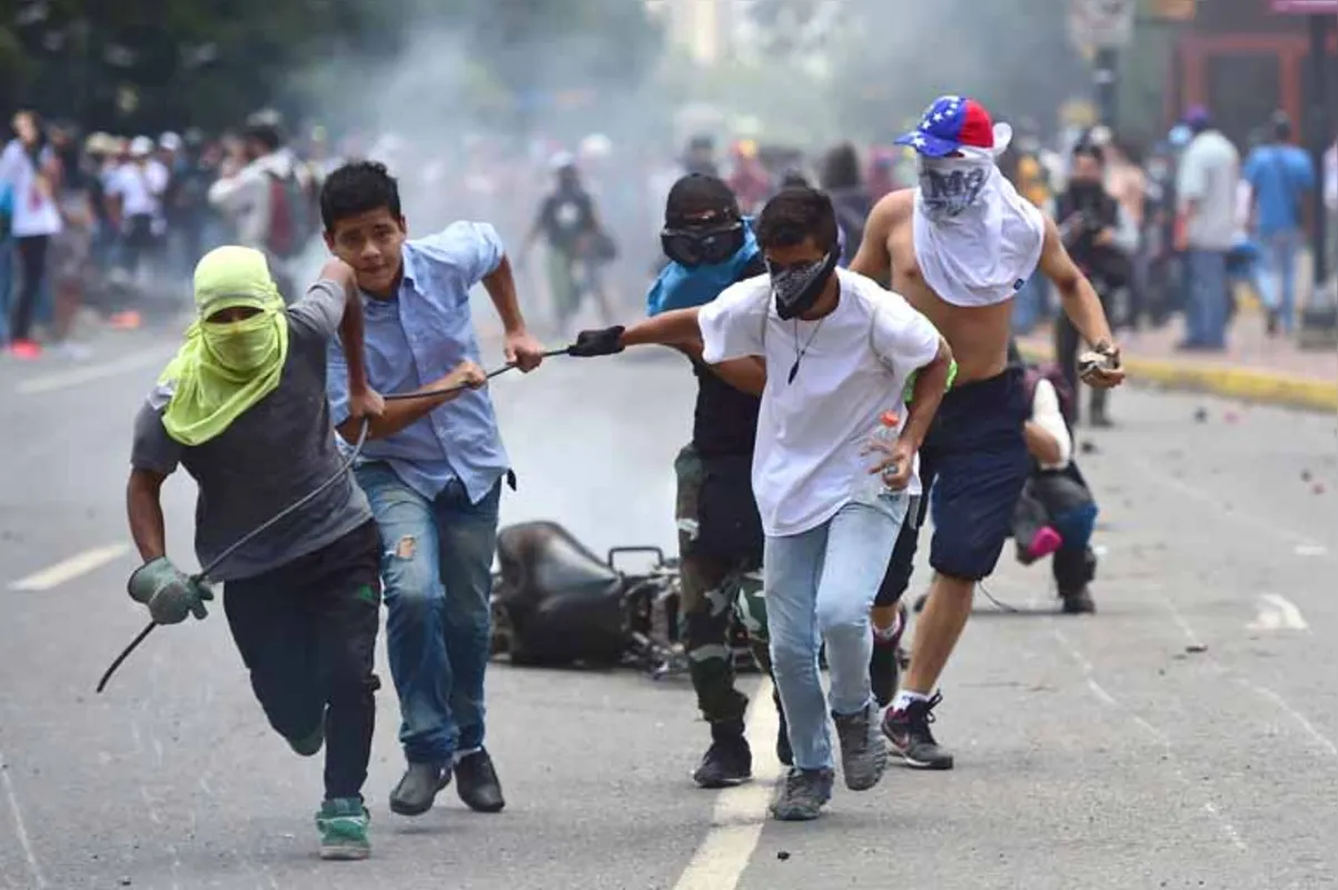 Protesto na Venezuela: cena comum de violência no país governado por Nicolás Maduro