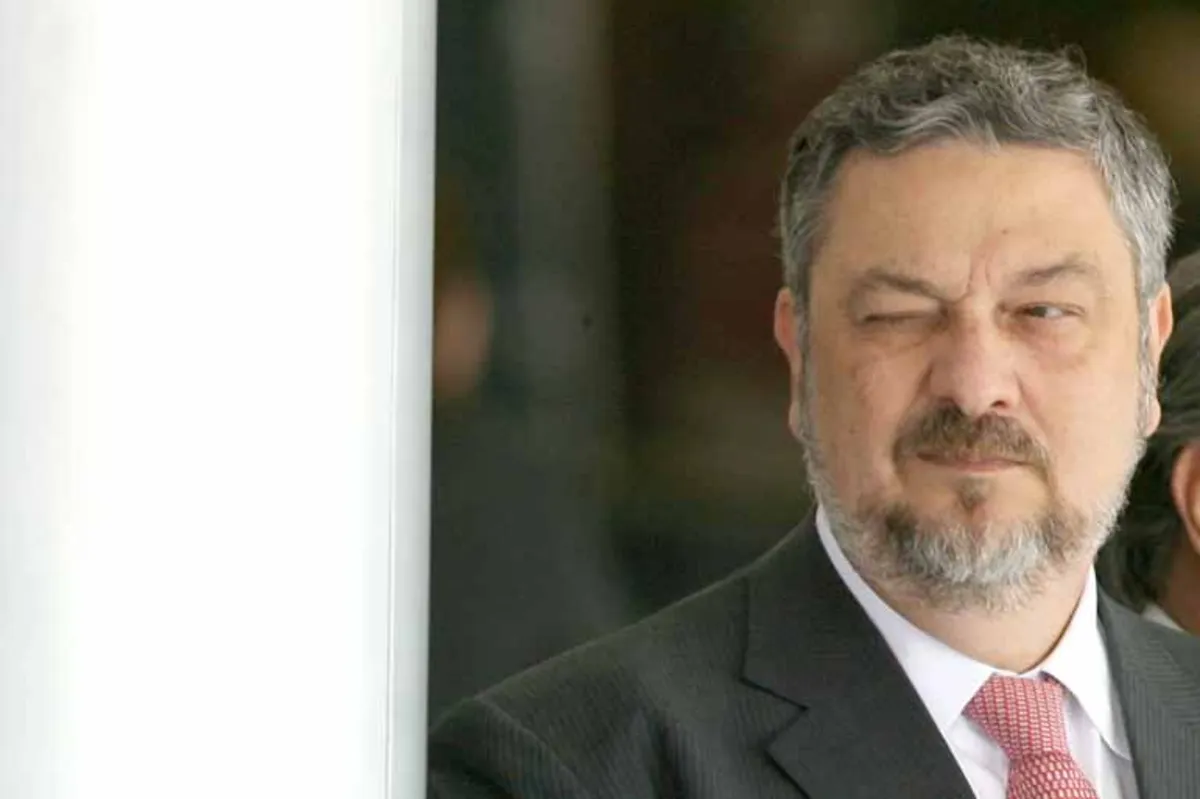Segundo Antonio Palocci, na troca dos governos Lula e Dilma, em 2010, Emílio Odebrecht buscou Lula e fez um "pacto de sangue" com o ex-presidente