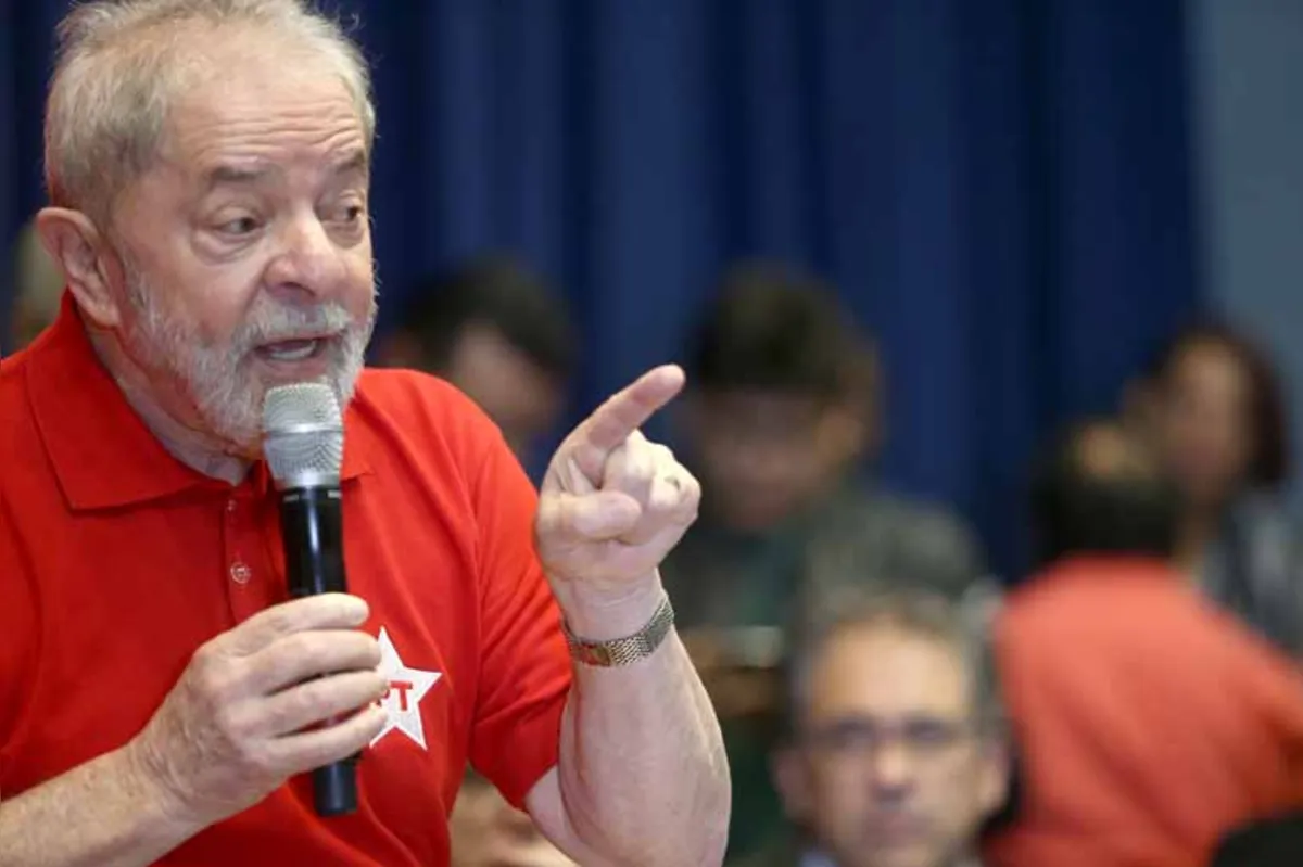 Segundo o Ministério Público Federal do Distrito Federal, Lula teria aceitado promessa de vantagem indevida de R$ 6 milhões para favorecer as montadoras