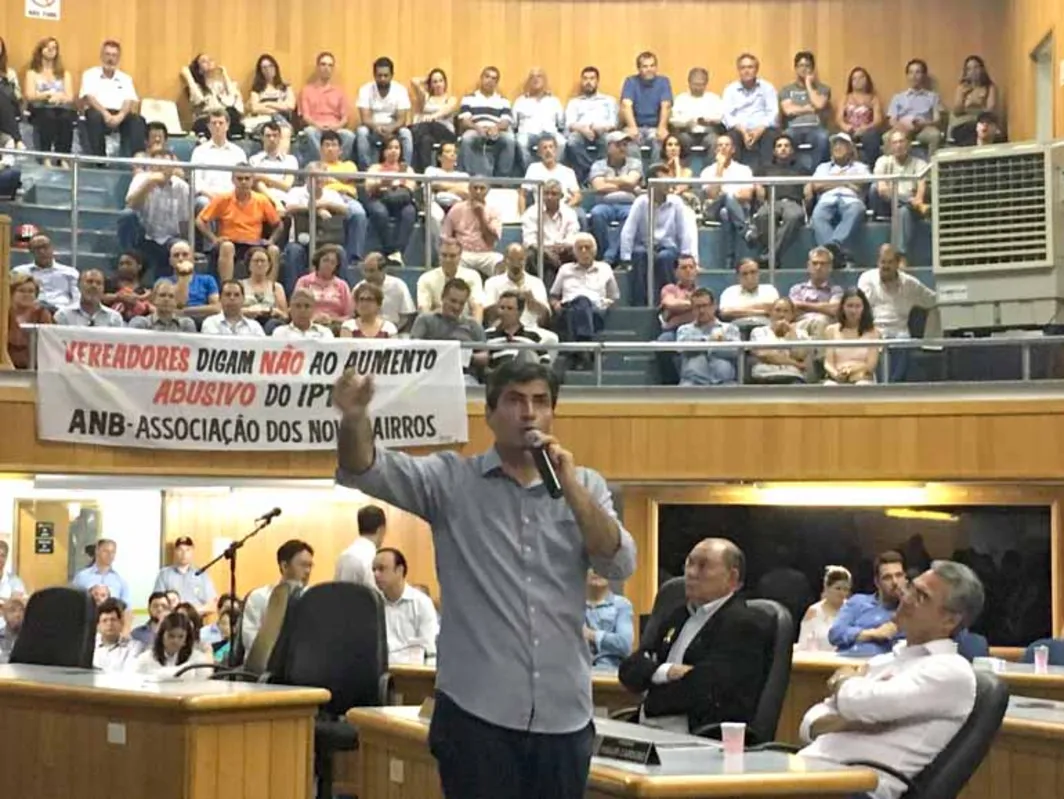 "Nós não estamos buscando um culpado, apenas uma solução para Londrina", discursou o prefeito Marcelo Belinati (PP) em defesa do projeto