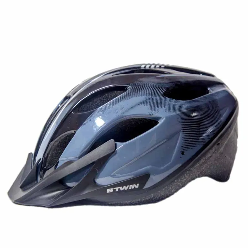 O Capacete de Ciclismo 100 Btwin foi desenvolvido para proteger a cabeça do ciclista em estrada, BTT ou percursos urbanos e oferece boa ventilação www.decathlon.com.br