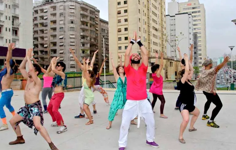 O workshop "Bollywwod Cosmic Dance" de dança indiana, conduzido por Thiago Amaral, prevê um flash mob com participação do público em diferentes regiões da cidade
