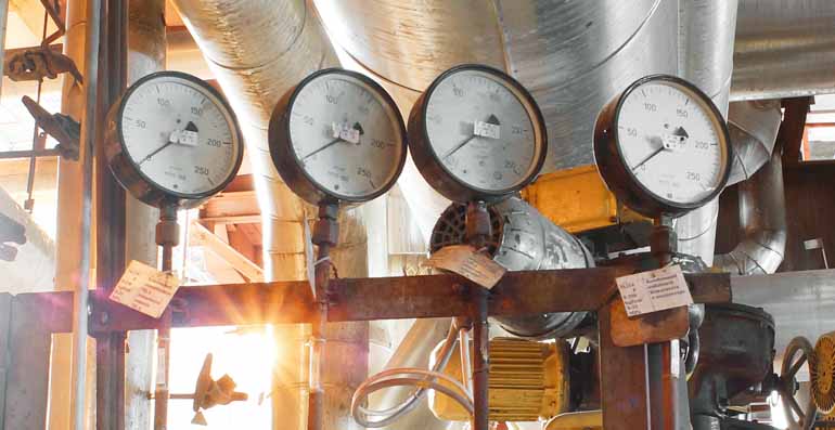 Indústria puxa recuperação de empregos no PR
