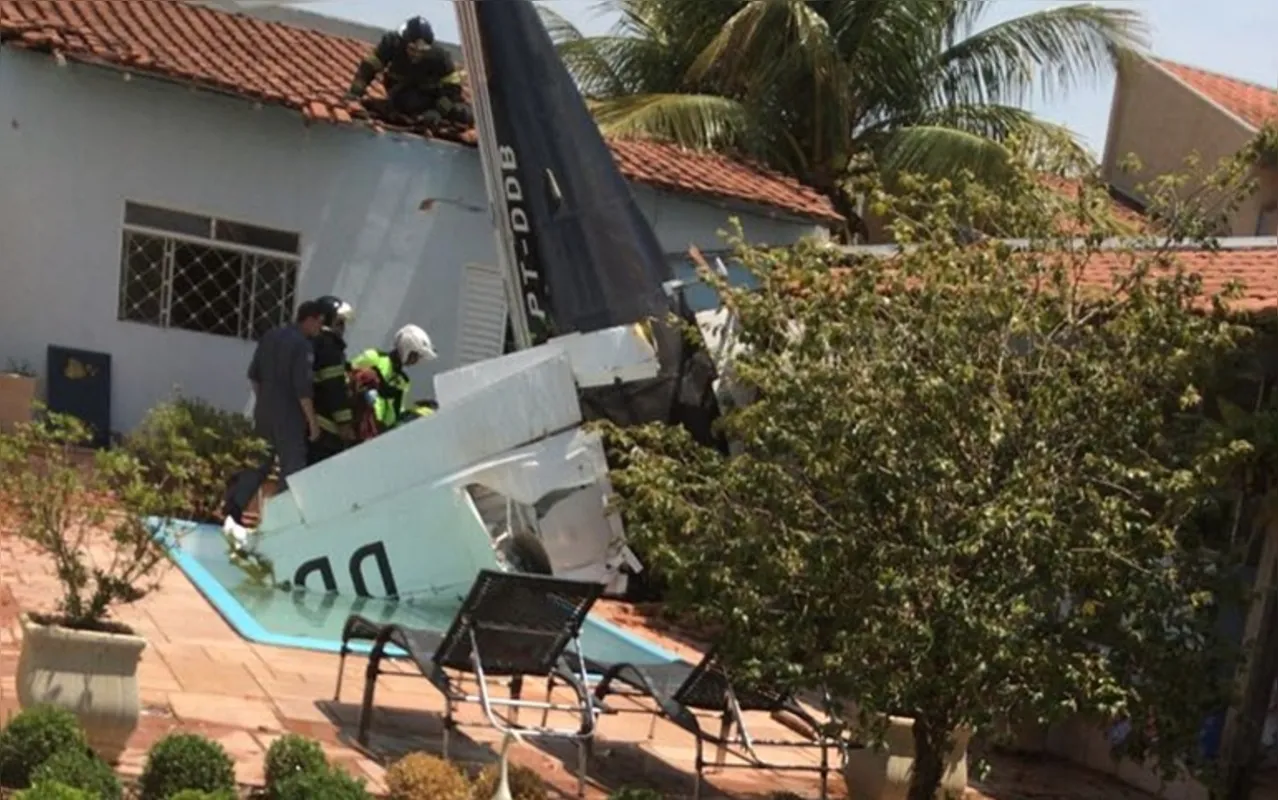 Imagem ilustrativa da imagem Queda de aeronave em área residencial deixa três mortos em São José do Rio Preto