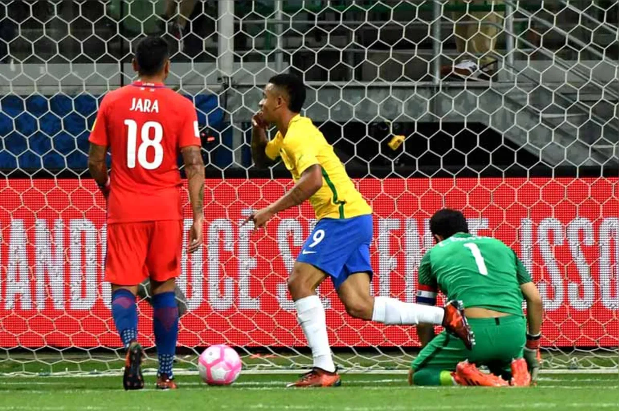 Gabriel Jesus marcou dois gols em sua "casa", consagrando a campanha de Tite