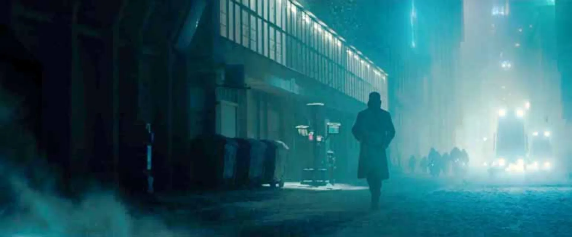 Blade Runner  2049:  cada cena está meticulosamente estudada, tanto em exteriores como nos interiores que definem os personagens