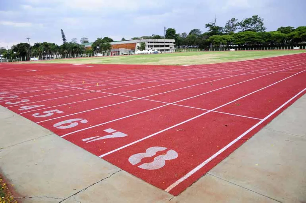 A nova pista de atletismo da UEL, em reforma há dois anos, será uma das atrações dos Jojups