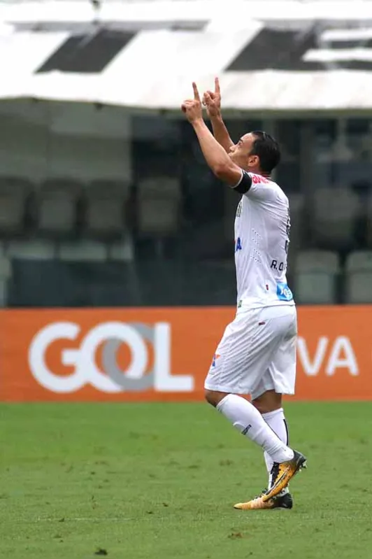 O único gol santista foi marcado por Ricardo Oliveira, que fez o seu quarto tento nos últimos cinco jogos