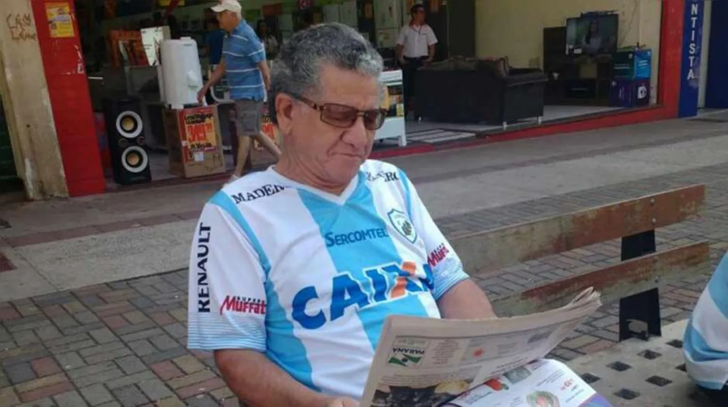 Ávido leitor da Folha de Londrina, Sebastião Casemiro da Silva era só alegria com o Tubarão