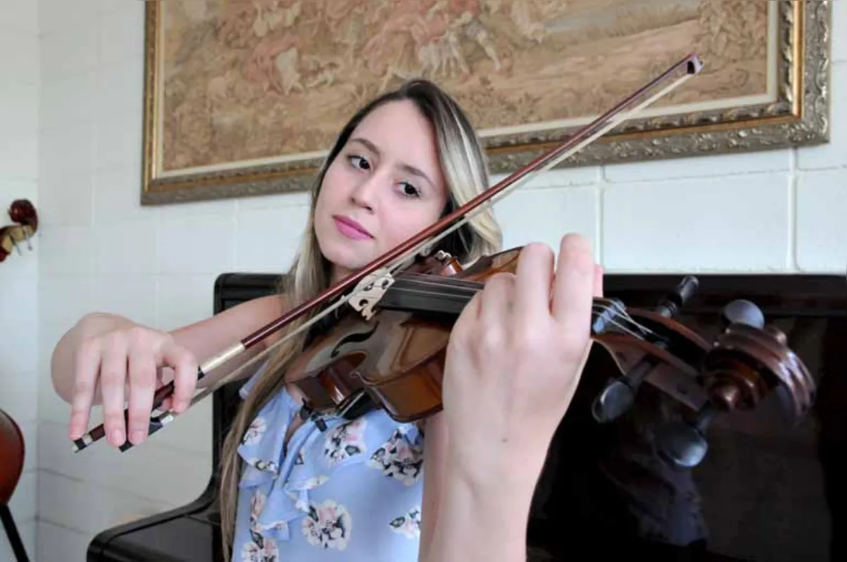 Larissa Galdiano Ribeiro, 17 anos:"Depois das aulas de violino, tenho muito mais concentração"