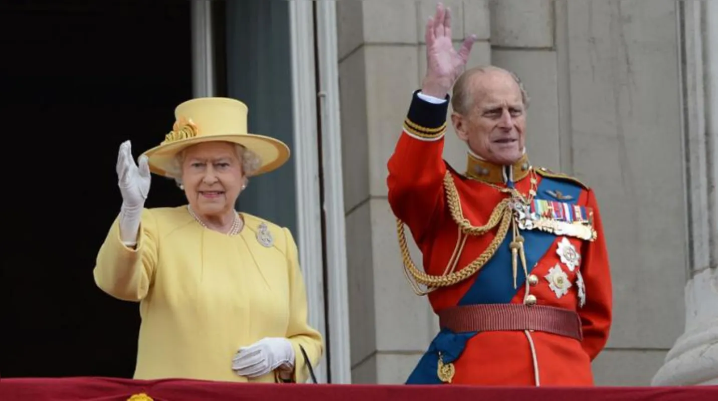 Imagem ilustrativa da imagem Rainha Elizabeth II e príncipe Philip celebram 70 anos de casamento