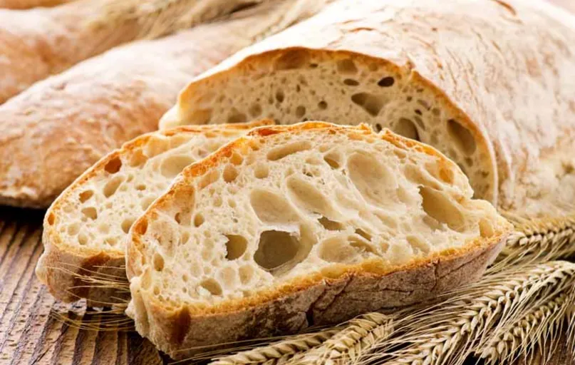 Ciabatta: pão italiano oval ou achatado. É preparado a partir da massa fermentada. Deve ser submetido a longo amassamento e repouso prolongado.