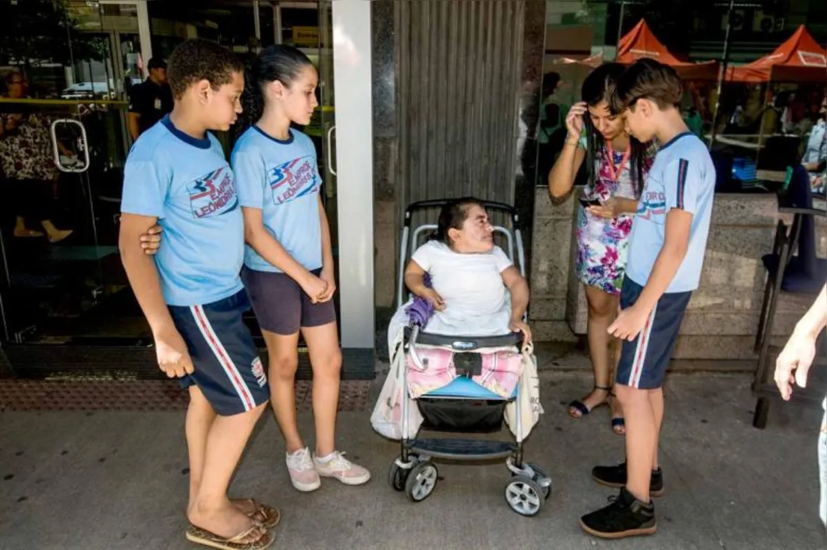 Lucimara Aparecida Diniz ficou emocionada com a atitude das crianças: "Elas têm a bondade no coração"