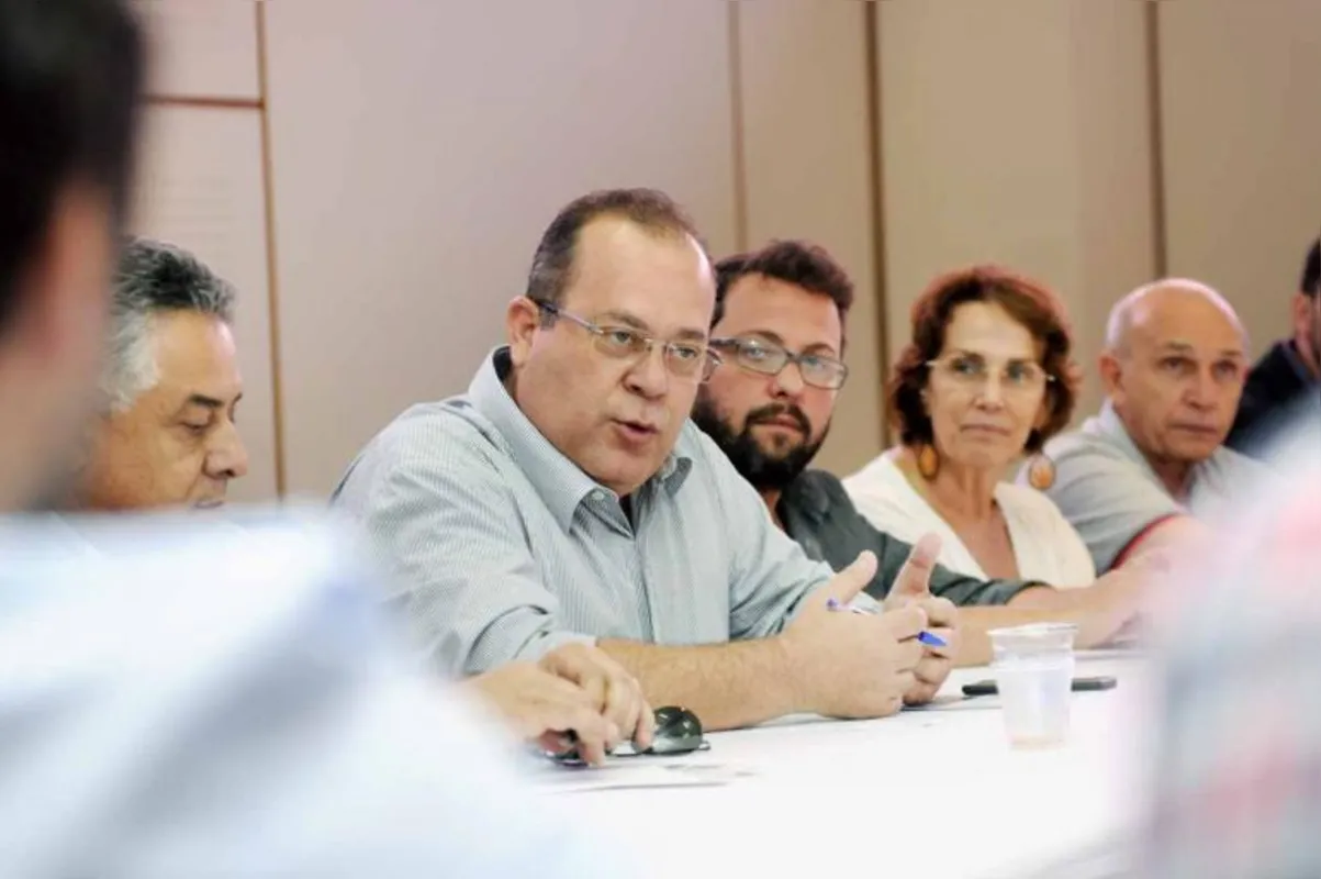 José Nicolás Mejía, durante reunião da comissão: continuidade do trabalho dos EncontrosFolha