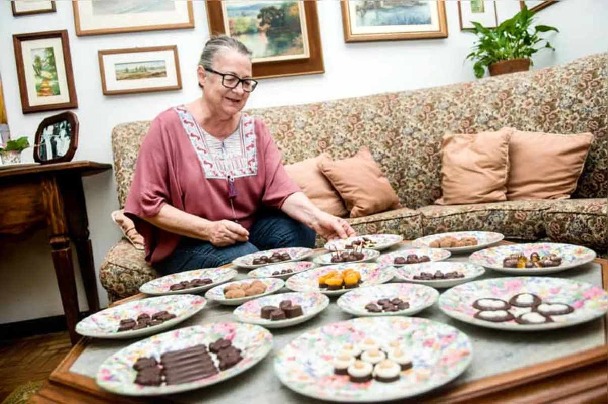 "Quando as pessoas querem fazer outras felizes elas levam um chocolate, que com certeza é bem aceito", diz a chocolateira Marta Alcover