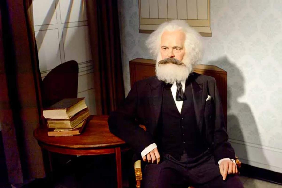 Imagem ilustrativa da imagem O Natal de Karl Marx