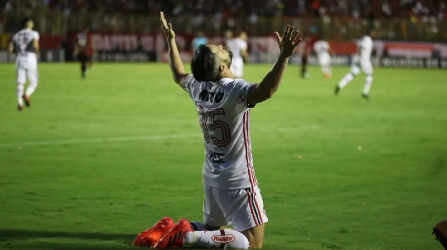 Imagem ilustrativa da imagem Flamengo ganha e se garante na Libertadores