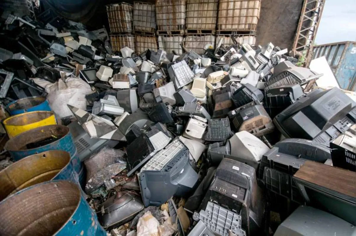 Durabilidade dos equipamentos e aumento do poder aquisitivo contribuem para o aumento do lixo eletrônico