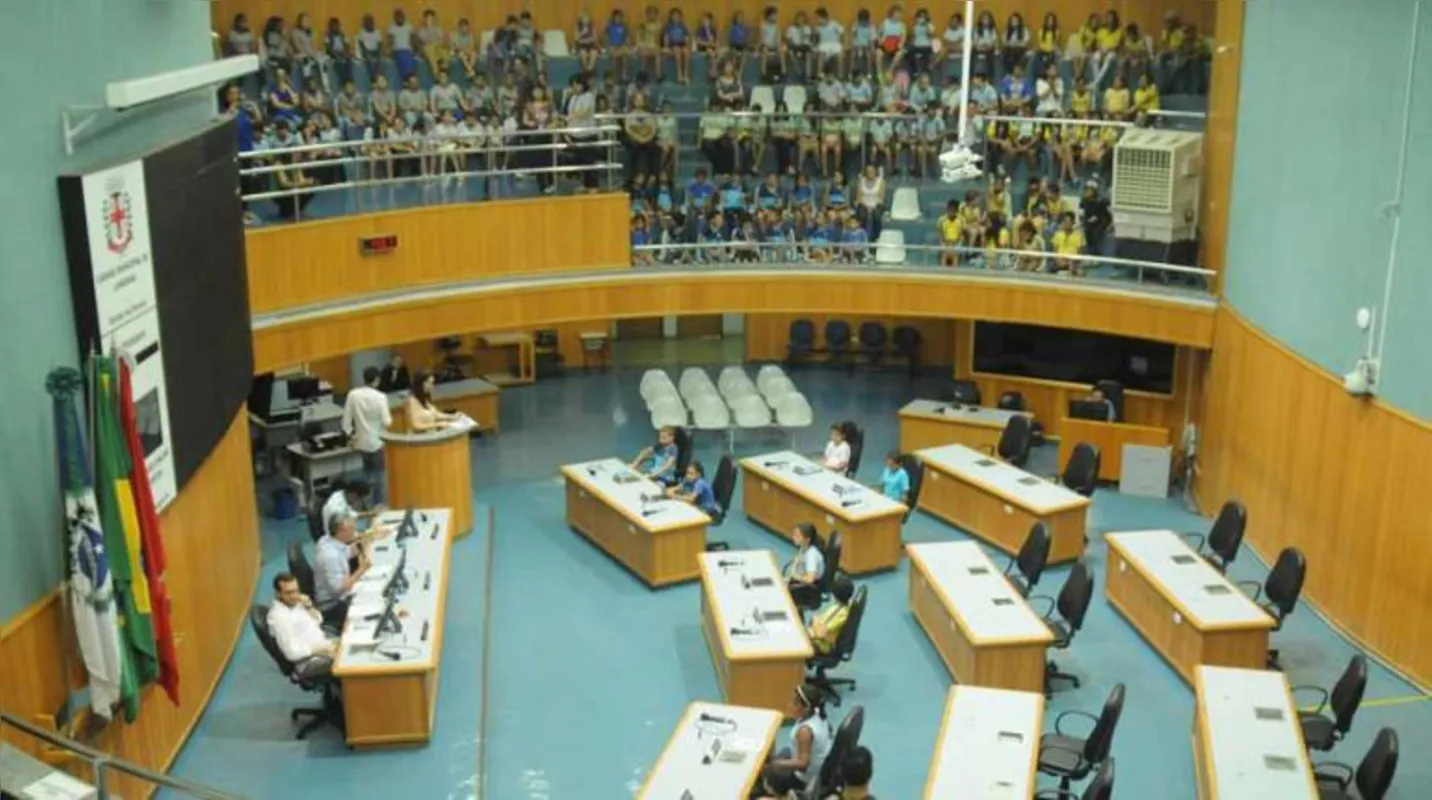 Imagem ilustrativa da imagem Pressionados, vereadores discutem aumento do IPTU com prefeito