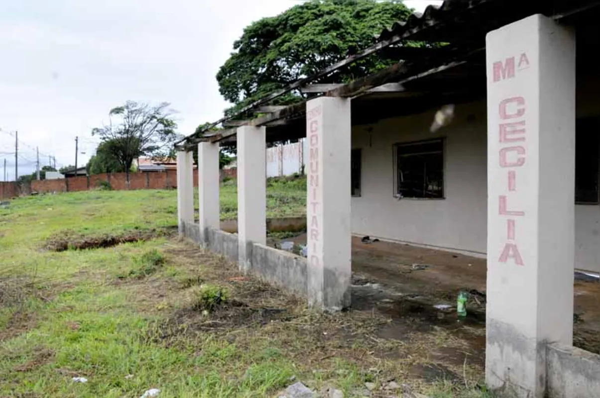 Centro comunitário do Maria Cecília está abandonado há pelo menos seis anos