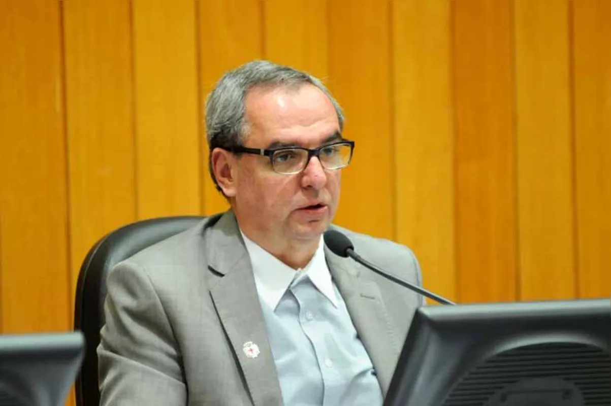 Presidente em exercício do Legislativo londrinense, Ailton Nantes, afirma que nomeação atendeu exigências legais previstas na Lei Ficha Limpa do município