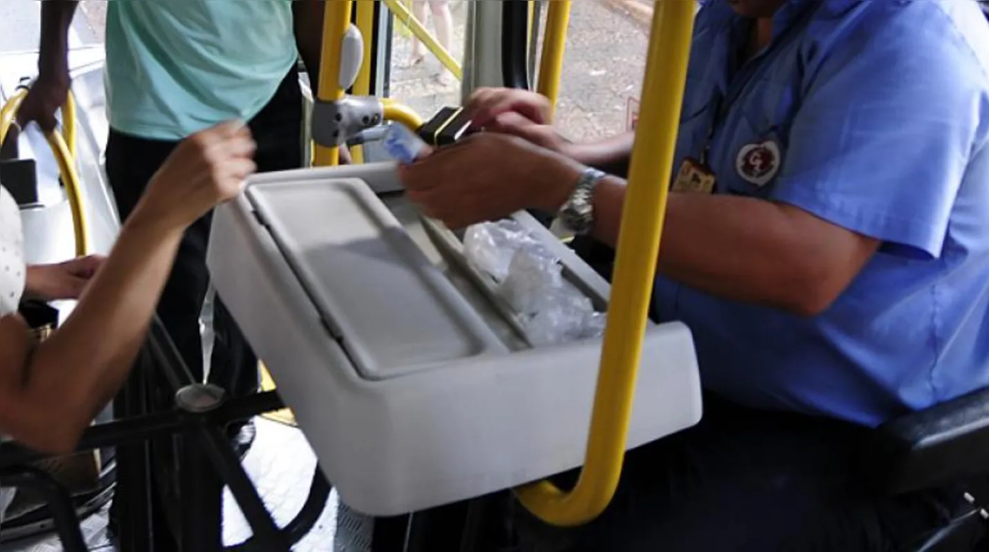 Imagem ilustrativa da imagem Empresas cortam cobradores no transporte coletivo em Londrina