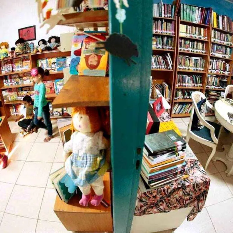 Uma das bibliotecas gerenciadas por jovens no distrito rural de Paralheiros(SP)