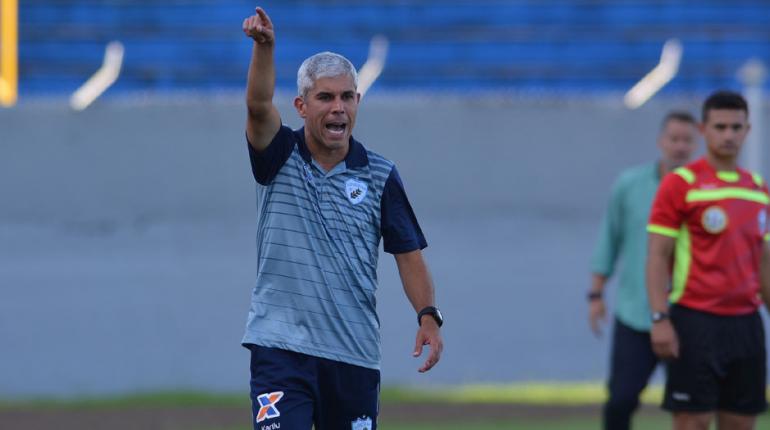 Ricardinho não é mais técnico do Londrina