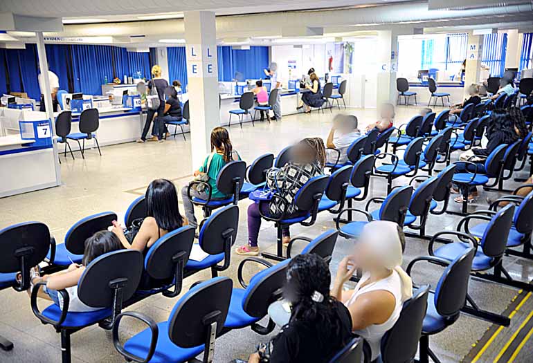 Rodrigo Pozzobom/Agência Brasil - Entre 2012 e 2016, só com o pagamento de benefícios acidentários, a Previdência Social gastou mais de R$ 26,2 bilhões Rodrigo Pozzobom/Agência Brasil - Entre 2012 e 2016, só com o pagamento de benefícios acidentários, a Previdência Social gastou mais de R$ 26,2 bilhões