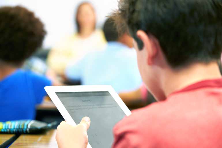 Projetos Conectados 2.0 e Seed Lab são os atuais programas do Paraná visando ao uso das tecnologias digitais nas escolas da rede estadual