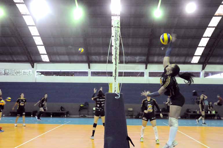 Anderson Coelho/22-03-2018 - Caso equipe local seja derrotada no Moringão, adversário do Curitiba na final será conhecido no golden set Anderson Coelho/22-03-2018 - Caso equipe local seja derrotada no Moringão, adversário do Curitiba na final será conhecido no golden set