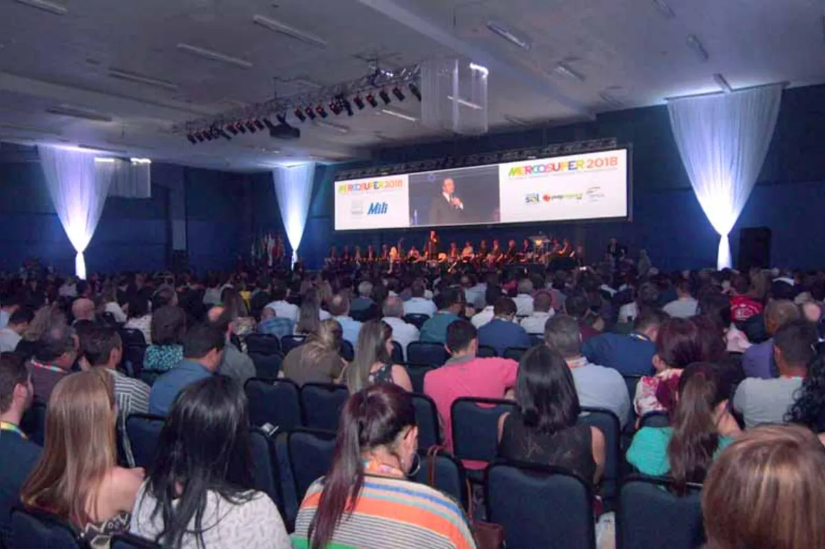 A 37ª edição da Feira e Convenção Parananense de Supermercados foi aberta nesta terça-feira (10) e segue até quinta (12), em Pinhais (PR)