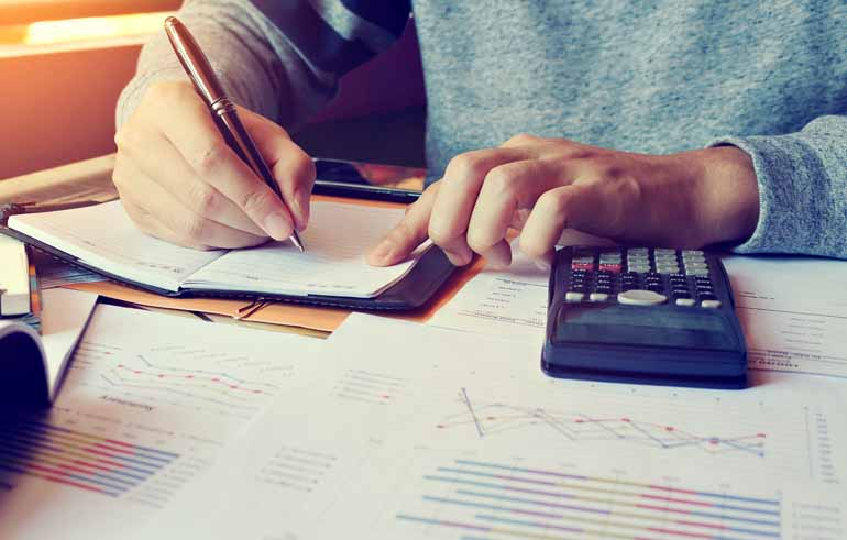 Atualmente são cinco faixas de renda sobre as quais as alíquotas variam de zero a 27,5%