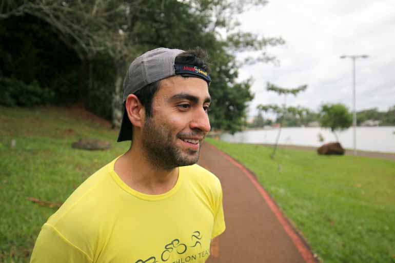 Feis Feres Neto, atleta amador treinava desde às 6h30 no Lago Igapó no domingo: ' Até prefiro correr no frio'