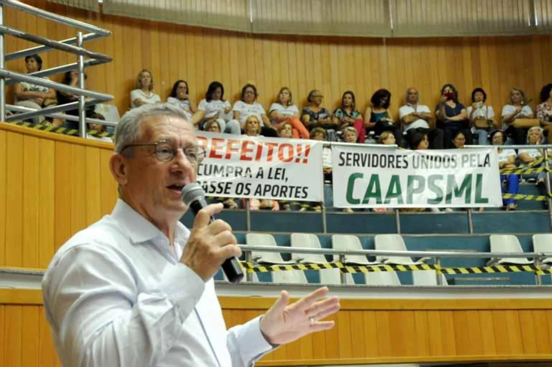 O superintendente da Caapsml, Marco Bacarin, em reunião na Câmara nesta quarta: faltam R$ 4,3 milhões para prover aposentados e garantir futuro dos ativos