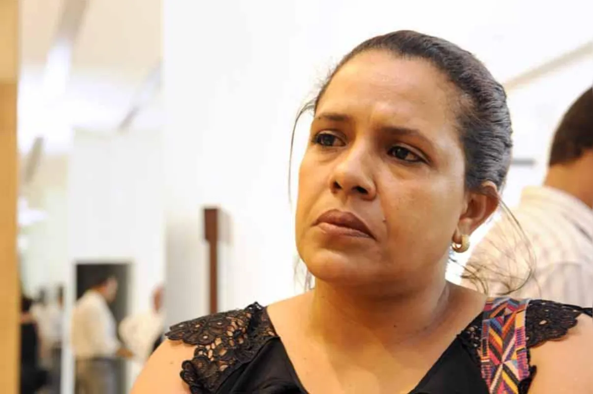 "Entendo que é uma forma de amenizar a dor que sinto, pois é uma forma de amor", diz a vigilante Marlene Gomes