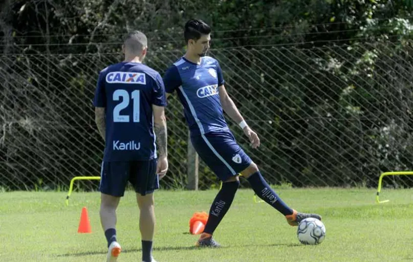 Leandro Almeida substitui o lesionado Dirceu e será uma das novidades do time