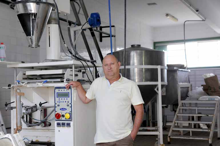 "Se eu fabricar lá e colocar distribuição em Londrina, chega 30% mais barato", diz Wanderley Napoli, empresário do setor de alimentos em Londrina