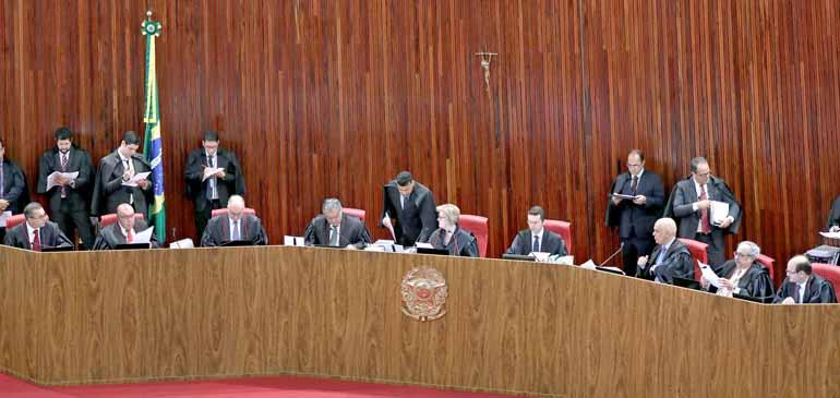 Sessão no TSE: previsto no Código Eleitoral, impedimento vale para até 48 horas após o término da votação; quem passar ao segundo turno volta a ganhar proteção em 13 de outubro