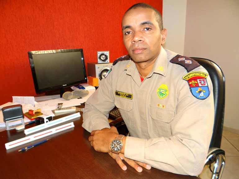 Luiz Guilherme Bannwart/ Divulgação - Tenente Luciano Camilo: 'Armadilhas como galhos e cercas de arames podem custar a vida dos banhistas' Luiz Guilherme Bannwart/ Divulgação - Tenente Luciano Camilo: 'Armadilhas como galhos e cercas de arames podem custar a vida dos banhistas'