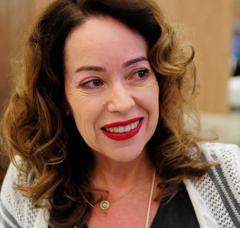Para Mariângela Ferraz é preciso melhorar a malha aérea e falta um centro de convenções