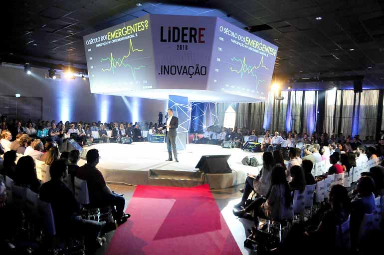 Ricardo Amorim fez a palestra de abertura do Lidere 2018: Londrina tem muitas oportunidades, mas precisa "mergulhar de cabeça" na revolução tecnológica.