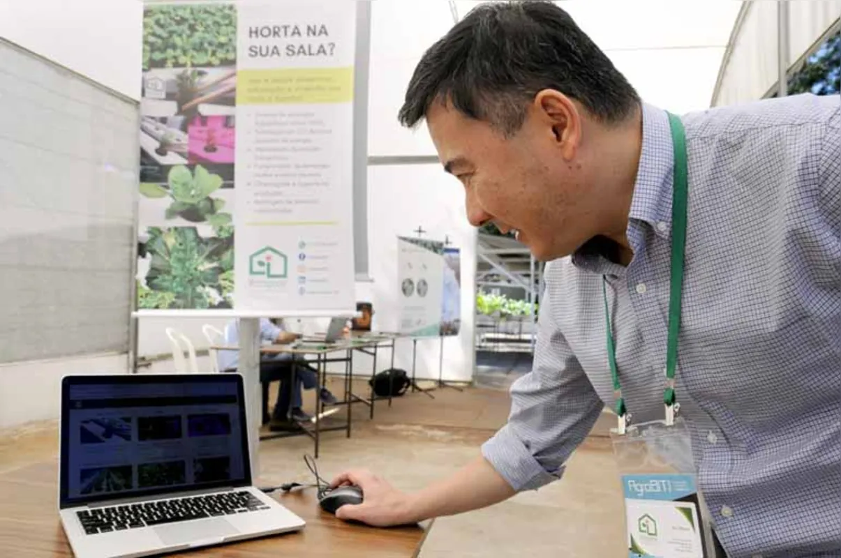 Tecnologia criada pelo médico radiologista Nori Mikami permite o cultivo de hortaliças em pequenos espaço de casas, apartamentos e restaurantes